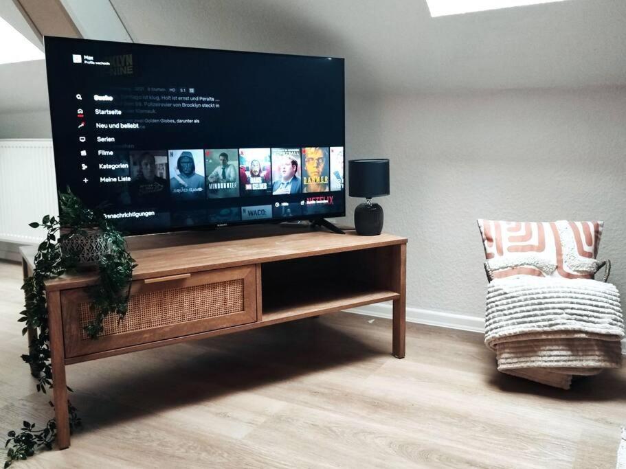 Stylische Altstadtwohnung - Netflix - Smart Tv - Schlafsofa Fur 3 Personen エアフルト エクステリア 写真